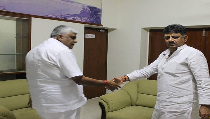 ನಾವು ದಶಕಗಳ ಕಾಲದ ಸ್ನೇಹಿತರು, ಇದೊಂದು ಸೌಜನ್ಯದ ಭೇಟಿ: ರೇವಣ್ಣ