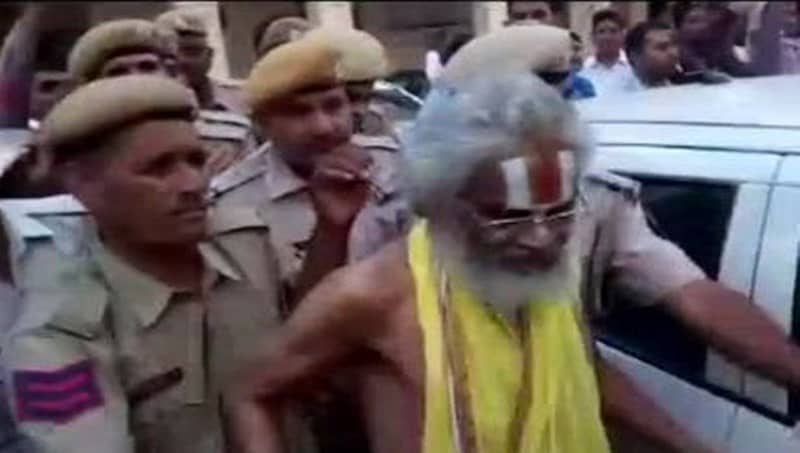ಲೈಂಗಿಕ ದೌರ್ಜನ್ಯ ಪ್ರಕರಣ: ಸ್ವಯಂ ಘೋಷಿತ ದೇವಮಾನವ ಫಲಹರಿ ಮಹಾರಾಜ್ ಗೆ ಜೀವಾವಧಿ ಶಿಕ್ಷೆ !