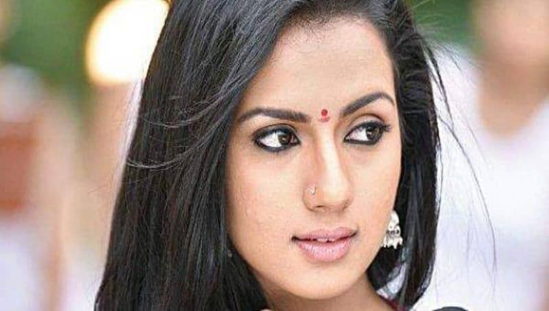 'ದಾರಿ ತಪ್ಪಿಸು ದೇವರೇ' ಸಿನಿಮಾದಲ್ಲಿ ಶೃತಿ ಹರಿಹರನ್!