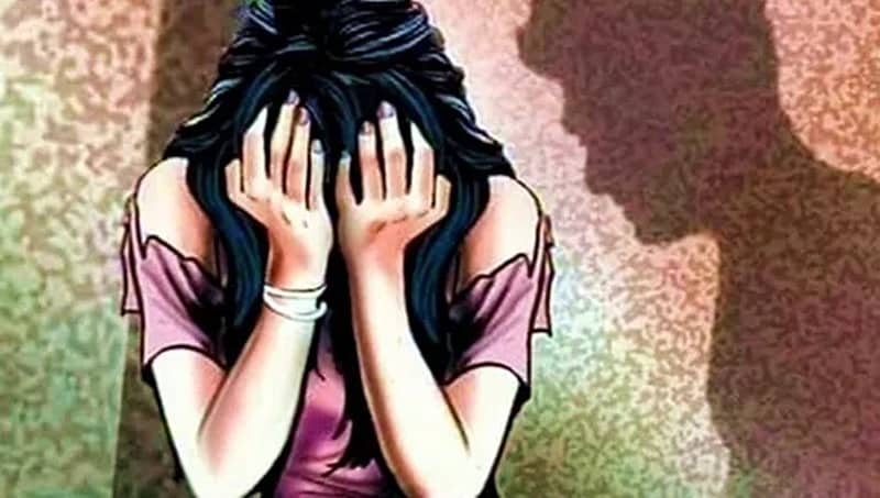 ಬೆಂಗಳೂರು: ಸಿಗ್ನಲ್ ಜಂಪ್ ಮಾಡು ಇಲ್ಲ ನಿನ್ನ ರೇಪ್ ಮಾಡ್ತೀನಿ ಅಂದವನಿಗೆ ಮಹಿಳೆ ಮಾಡಿದ್ದೇನು ಗೊತ್ತ!