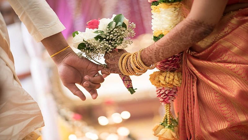 ಪ್ರಿಯಕರನೊಡನೆ ವಧು ಪರಾರಿ, ಎಐಎಡಿಎಂಕೆ ಶಾಸಕನ ಮದುವೆ ರದ್ದು!