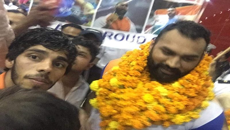 ತೇಜಿಂದರ್ ಸಿಂಗ್ ಪಾಲ್ ಗೆ ಆಘಾತ: ಗೆದ್ದ ಚಿನ್ನದ ಪದಕ ತೋರಿಸುವ ಮುನ್ನವೇ ತಂದೆ ಸಾವು