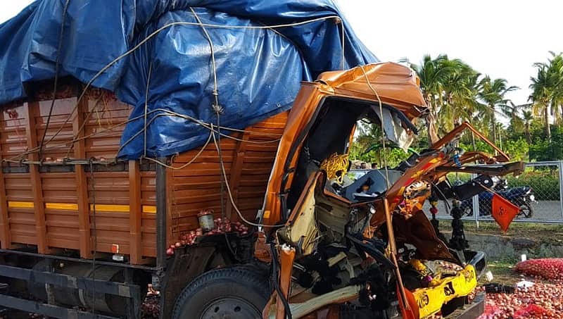 ತುಮಕೂರು: ಲಾರಿಗೆ ಕ್ಯಾಂಟರ್ ಡಿಕ್ಕಿಯಾಗಿ ಭೀಕರ ಅಪಘಾತ, ಇಬ್ಬರು ಸಾವು