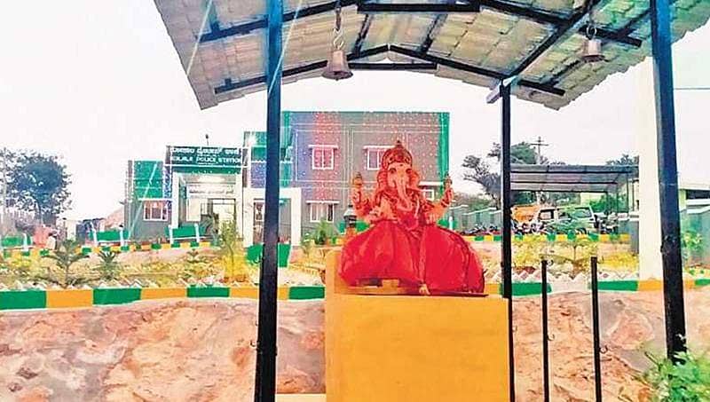 ಕೊರಟಗೆರೆ: ಪೊಲೀಸ್ ಠಾಣೆಯನ್ನು ಮಾದರಿ ಠಾಣೆಯಾಗಿ ನಿರ್ಮಿಸಿದ ಪೊಲೀಸ್ ಅಧಿಕಾರಿ!