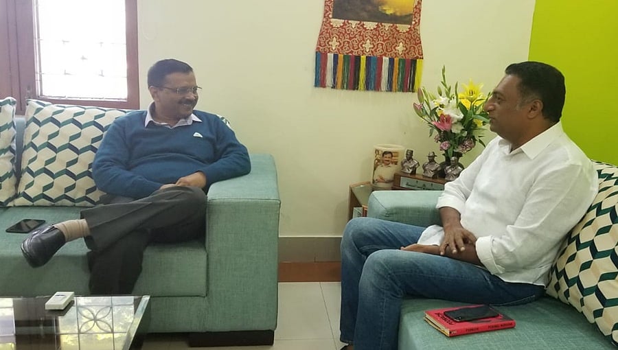 ಸಿಎಂ ಅರವಿಂದ್ ಕೇಜ್ರಿವಾಲ್ ಭೇಟಿಯಾದ ನಟ ಪ್ರಕಾಶ್ ರೈ, ಗರಿಗೆದರಿದ ಕುತೂಹಲ!