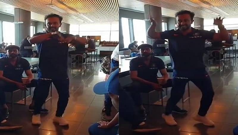 ಆಸೀಸ್ ವಿರುದ್ಧ 1ನೇ  ಓನ್ ಡೇ ಸೋತರೆ ಏನು, ಮುಂದೈತೆ ಹಬ್ಬ: ವಿಮಾನ ನಿಲ್ದಾಣದಲ್ಲಿ ಕೇದರ್ ಜಾದವ್ ಡ್ಯಾನ್ಸ್!