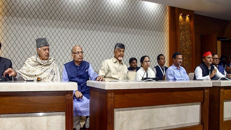 ಪ್ರಧಾನಿ ಮೋದಿ ತಾಳಕ್ಕೆ ತಕ್ಕಂತೆ ಕುಣಿಯಲು ಪ್ರತಿಪಕ್ಷ ನಾಯಕರು ಜೀತದಾಳಲ್ಲ- ನಾಯ್ಡು, ಮಮತಾ ವಾಗ್ದಾಳಿ