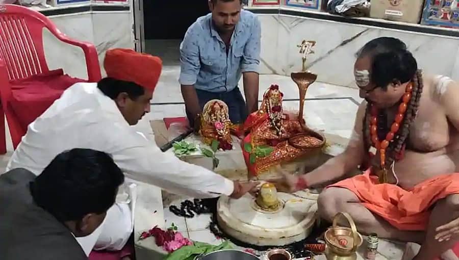 ನಾನೂ ಶಿವನ ಭಕ್ತ, ಲಿಂಗ ಪೂಜೆ ಮಾಡಿದ ರಾಜಸ್ತಾನದ ಮುಸ್ಲಿಂ ಸಚಿವ!