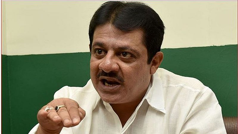 ತಲೆಗೆ ಹೊಲಿಗೆ, ಕಣ್ಣಿಗೆ ಗಾಯ!: ಇದೊಂದು ಫ್ರೆಂಡ್ಲಿ ಫೈಟ್ ಅಷ್ಟೇ ಅಂದ್ರು ಜಮೀರ್ ಅಹ್ಮದ್ ಖಾನ್