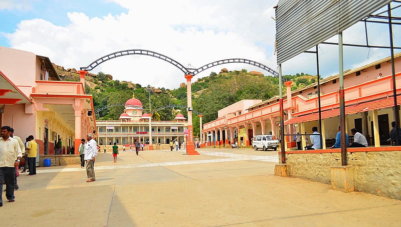 ಶ್ರೀಗಳ ಆರೋಗ್ಯದಲ್ಲಿ ಏರುಪೇರು; ಮಠಕ್ಕೆ ಪೊಲೀಸ್ ಸರ್ಪಗಾವಲು