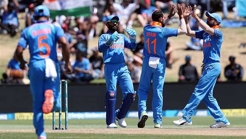 3ನೇ ಏಕದಿನ: ಶತಕ ವಂಚಿತ ಟೇಲರ್, ದಿಢೀರ್ ಕುಸಿದ ಕಿವೀಸ್ 243ಕ್ಕೆ ಆಲೌಟ್