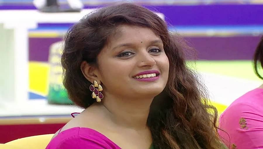ಬಿಗ್ ಬಾಸ್ ಗೆಲ್ಲಬೇಕು ಅಂದರೆ ಏನ್ ಬೇಕು, ಫೇಸ್‍ಬುಕ್‍ ಲೈವ್‍ನಲ್ಲಿ ರ್ಯಾಪಿಡ್ ರಶ್ಮಿ ಹೇಳಿದ್ದೇನು?