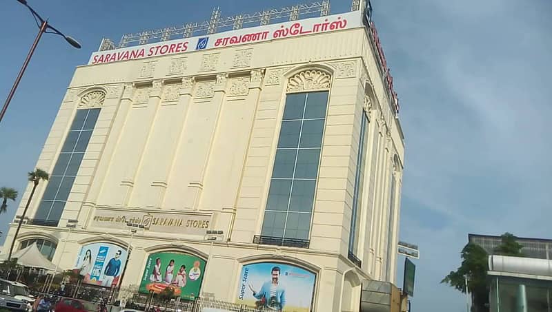 ಲೋಟಸ್ ಗ್ರೂಪ್, ಸರವಣ ಸ್ಟೋರ್ಸ್ ಮೇಲೆ ಐಟಿ ಅಧಿಕಾರಿಗಳ ದಿಢೀರ್ ದಾಳಿ, ದಾಖಲೆ ಪರಿಶೀಲನೆ