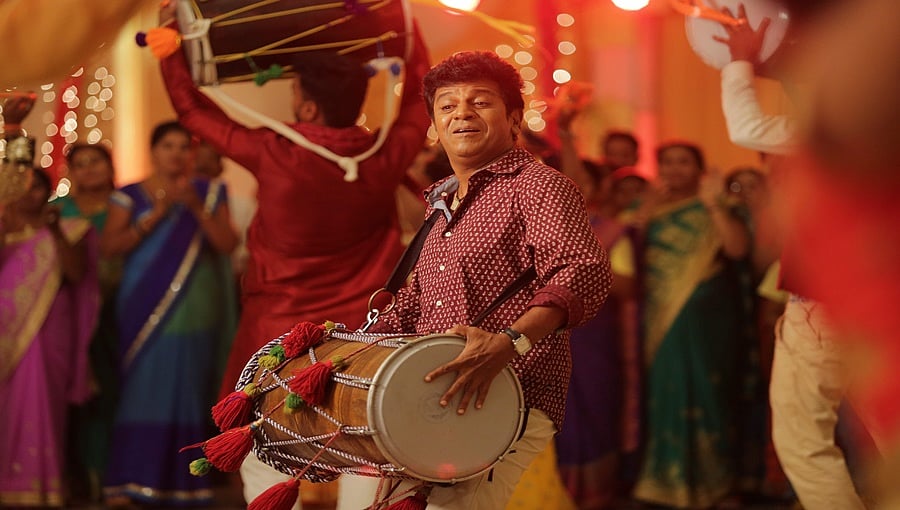 ಶಿವಣ್ಣನ 'ಕವಚ''ದಲ್ಲಿ ಮೂಡಿ ಬಂತು ರಾಜಣ್ಣನ 'ಹೊಸ ಬೆಳಕು'