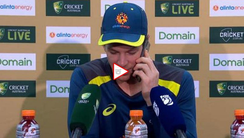 'ಹೆಲೋ ಟಿಮ್ ಪೈನ್ ಸ್ಪೀಕಿಂಗ್': ಸುದ್ದಿಗೋಷ್ಠಿ ವೇಳೆ ಫೋನ್ ರಿಸೀವ್ ಮಾಡಿದ ಆಸಿಸ್ ನಾಯಕ, ವಿಡಿಯೋ ವೈರಲ್