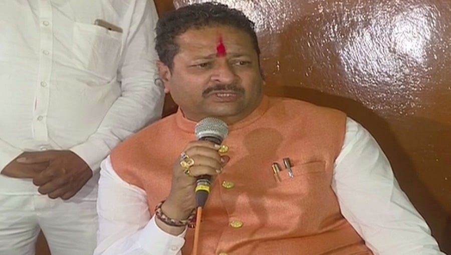 ದೇವೇಗೌಡರು ಭಸ್ಮಾಸುರ, ಅವರು ಕೈ ಇಟ್ಟರೆ ಕಥೆ ಮುಗೀತು: ಬಸನಗೌಡ ಪಾಟೀಲ್ ಯತ್ನಾಳ್
