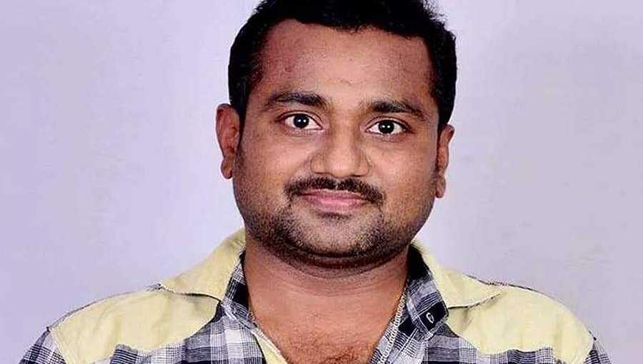 ಪರಮೇಶ್ವರ್ ಆಹ್ವಾನಿಸಿ 'ಕುರುಕ್ಷೇತ್ರ' ನಾಟಕ ಮಾಡುವ ಆಸೆಯಿಟ್ಟುಕೊಂಡಿದ್ದ: ಸ್ನೇಹಿತ ರಮೇಶ್ ನೆನೆದು ಕಣ್ಣೀರಿಟ್ಟ ಗೆಳೆಯ