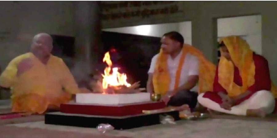ಅತ್ಯಾಚಾರದ ಆರೋಪ ಹೊರಿಸಿದ್ದ ಮಹಿಳೆಯನ್ನೇ ಮದುವೆಯಾದ ಮ್ಯಾಜಿಸ್ಟ್ರೇಟ್  