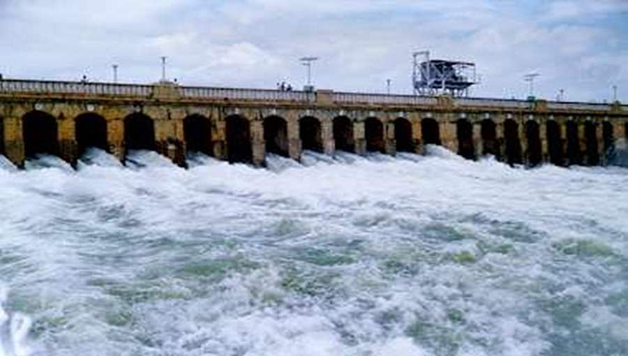 ಕೆಆರ್ ಎಸ್ ಒಳ,ಹೊರ ಹರಿವು ಹೆಚ್ಚಳ:  ಸುರಕ್ಷಿತ ಸ್ಥಳಗಳಿಗೆ ತೆರಳಲು ನದಿ ಪಾತ್ರದ ಜನರಿಗೆ  ಸೂಚನೆ