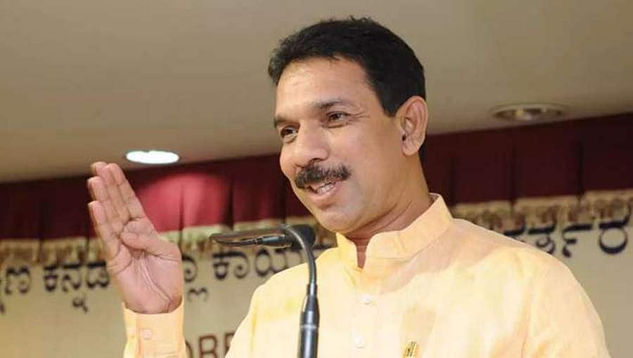 ರಾಜ್ಯದಲ್ಲಿ 32 ಜಿಲ್ಲೆಗಳಾ? ಕನಿಷ್ಠ ಜ್ಞಾನವೂ ಇಲ್ಲದ ಕಟೀಲ್- ಕಾಂಗ್ರೆಸ್ 