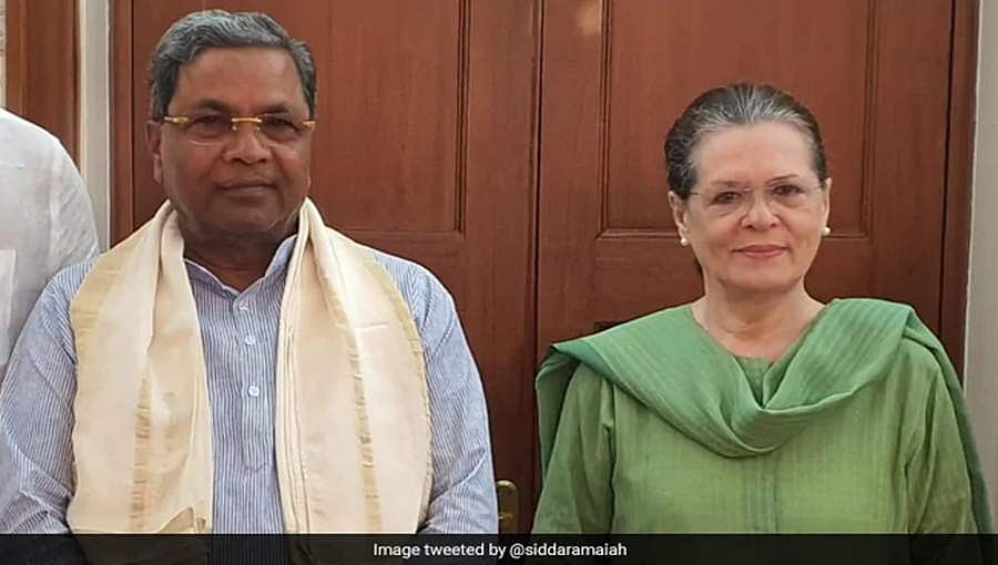 ಕಾಂಗ್ರೆಸ್ ಪಕ್ಷದೊಳಗೆ ಗುಂಪುಗಾರಿಕೆ: ಸಿದ್ದರಾಮಯ್ಯಗೆ ಹೈಕಮಾಂಡ್ ನಿಂದ ಎಚ್ಚರಿಕೆ! 