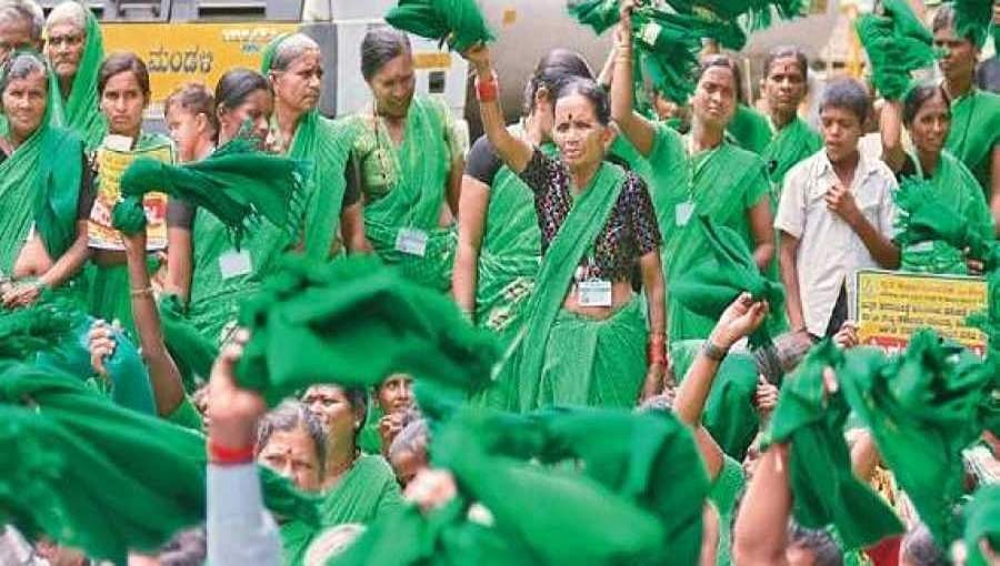 ಮಹದಾಯಿ ನ್ಯಾಯಮಂಡಳಿ ಆದೇಶದ ಅಧಿಸೂಚನೆ ಹೊರಡಿಸಿ: ಉ.ಕ ರೈತರ ಪ್ರತಿಭಟನೆ