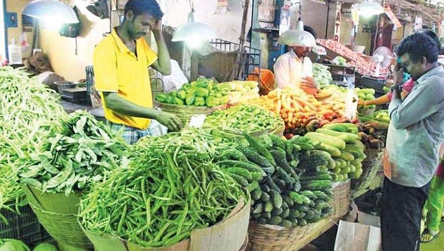 ಗಗನಕ್ಕೇರುತ್ತಿದೆ ತರಕಾರಿ ಬೆಲೆ: ಸಾಮಾನ್ಯ ಜನರ ಜೇಬಿಗೆ ಕತ್ತರಿ