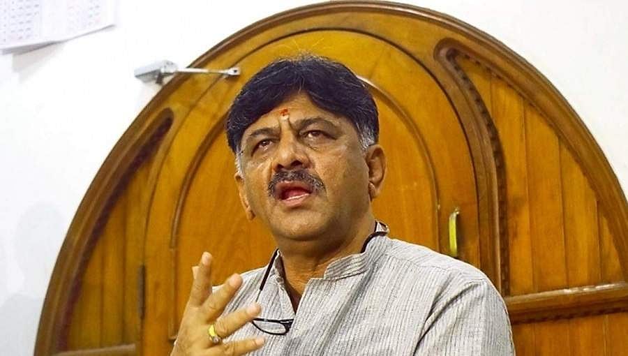 ಡಿಕೆಶಿ ವಿಚಾರಣೆಗೆ ರಾಜ್ಯ ಸರ್ಕಾರದಿಂದ ಗ್ರೀನ್ ಸಿಗ್ನಲ್: ಮತ್ತೆ ನ್ಯಾಯಾಂಗ ಬಂಧನ ವಿಸ್ತರಣೆ