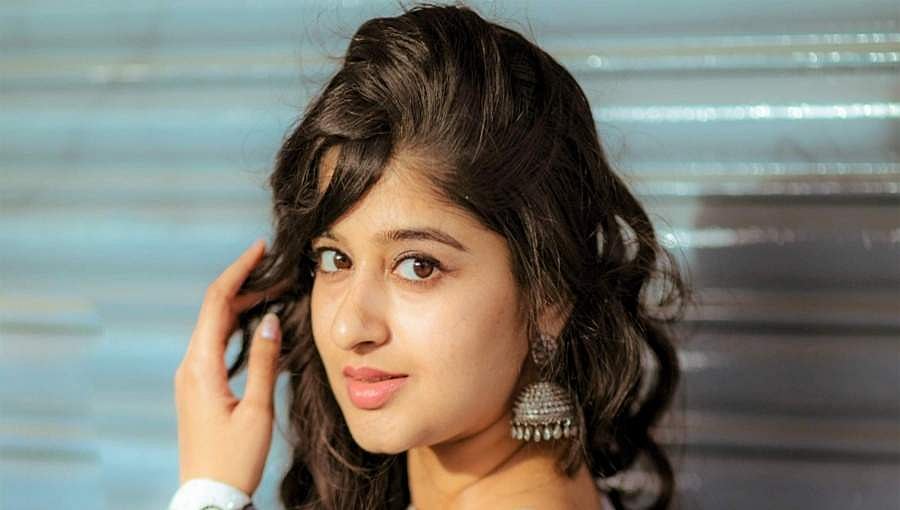 'ಹೊಂದಿಸಿ ಬರೆಯುತ್ತಿದ್ದಾರೆ' ವಾಸ್ತು ಪ್ರಕಾರ ಬೆಡಗಿ ಐಶಾನಿ ಶೆಟ್ಟಿ 