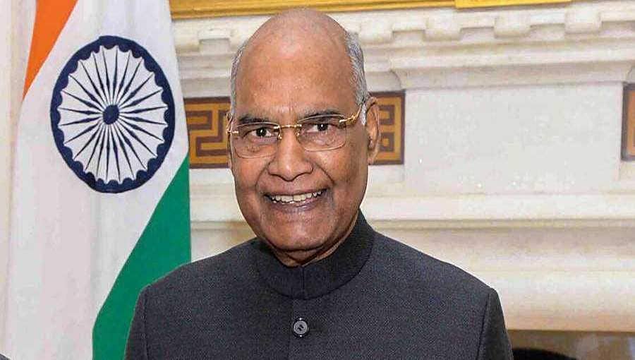 ವೇದಿಕೆಯಿಂದ ಇಳಿದು ಹೋಗಿ ಮಹಿಳಾ ಭದ್ರತಾ ಸಿಬ್ಬಂದಿಯ ಆರೋಗ್ಯ ವಿಚಾರಿಸಿದ ರಾಷ್ಟ್ರಪತಿ ಕೋವಿಂದ್ 