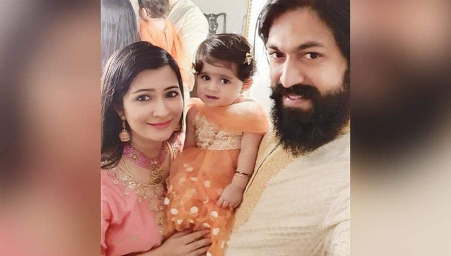 ಯಶ್-ರಾಧಿಕಾ ಬಾಳಲ್ಲಿ ಬೆಳಗಿದ ಹಣತೆ: ಗಂಡು ಮಗುವಿಗೆ ಜನ್ಮ ನೀಡಿದ ಸ್ಯಾಂಡಲ್ ವುಡ್ 'ಸಿಂಡ್ರೆಲ್ಲಾ'