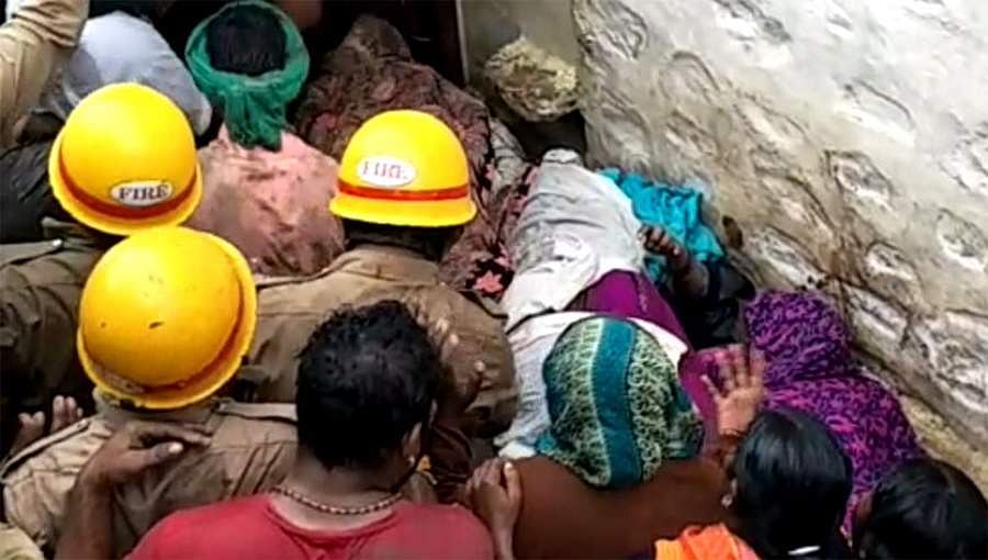 ಬಾಗಲಕೋಟೆ: ಮನೆ ಮೇಲ್ಛಾವಣಿ ಕುಸಿದು ಮೂವರು ದುರ್ಮರಣ, ಕುಟುಂಬಕ್ಕೆ 15 ಲಕ್ಷ ರೂ. ಪರಿಹಾರ ಘೋಷಣೆ