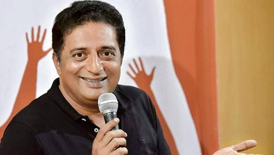 ಕಂಬಳಿ ಕೇಳಿದರೆ ಕರ್ಚಿಫ್ ನೀಡಿದ್ದಾರೆ: ಮಧ್ಯಂತರ ಪರಿಹಾರ ಬಿಡುಗಡೆ ಕುರಿತು ಪ್ರಕಾಶ್ ರಾಜ್ ವ್ಯಂಗ್ಯ