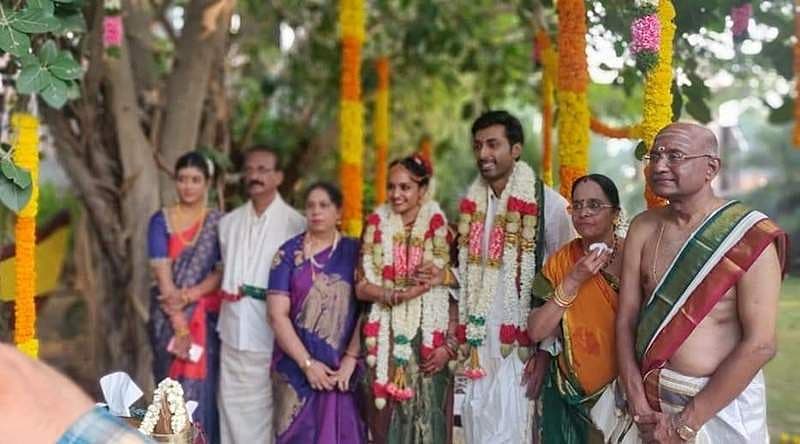 ಇನ್ನು ನವೆಂಬರ್ 20ರಂದು ಬೆಂಗಳೂರಿನಲ್ಲಿ ಅದ್ಧೂರಿಯಾಗಿ ಆರತಕ್ಷತೆ ಕಾರ್ಯಕ್ರಮ ನಡೆಯಲಿದೆ. ಈ ಸಮಾರಂಭಕ್ಕೆ ಸ್ಯಾಂಡಲ್ವುಡ್ ಕಲಾವಿದರಿಗೆ ಮತ್ತು ಸ್ನೇಹಿತರಿಗೆ ಆಹ್ವಾನ ನೀಡಲಿದ್ದಾರೆ.