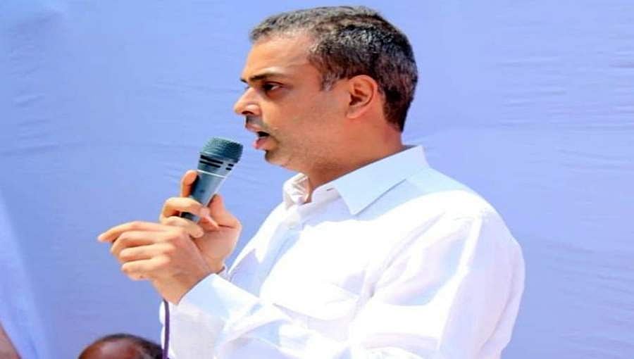 ರಾಜ್ಯಪಾಲರು ಎನ್ ಸಿಪಿ-ಕಾಂಗ್ರೆಸ್ ಗೆ ಕೂಡ ಸರ್ಕಾರ ರಚನೆಗೆ ಆಹ್ವಾನ ನೀಡಬೇಕು: ಮಿಲಿಂದ್ ಡಿಯೋರಾ