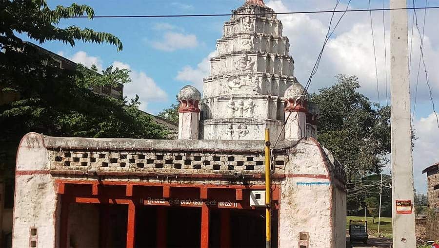 ದೇವರಿಗೂ ಇಲ್ಲ ಕಿಮ್ಮತ್ತು: ಪ್ರವಾಹ ಸಂತ್ರಸ್ಥ ದೇವಸ್ಥಾನದ ಪರಿಹಾರಕ್ಕೆ 'ಕೆಟಗರಿ' ಗೊಂದಲ!