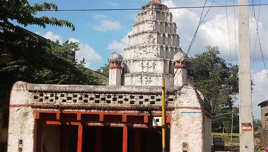 ದೇವರಿಗೂ ಇಲ್ಲ ಕಿಮ್ಮತ್ತು: ಪ್ರವಾಹ ಸಂತ್ರಸ್ಥ ದೇವಸ್ಥಾನದ ಪರಿಹಾರಕ್ಕೆ 'ಕೆಟಗರಿ' ಗೊಂದಲ!
