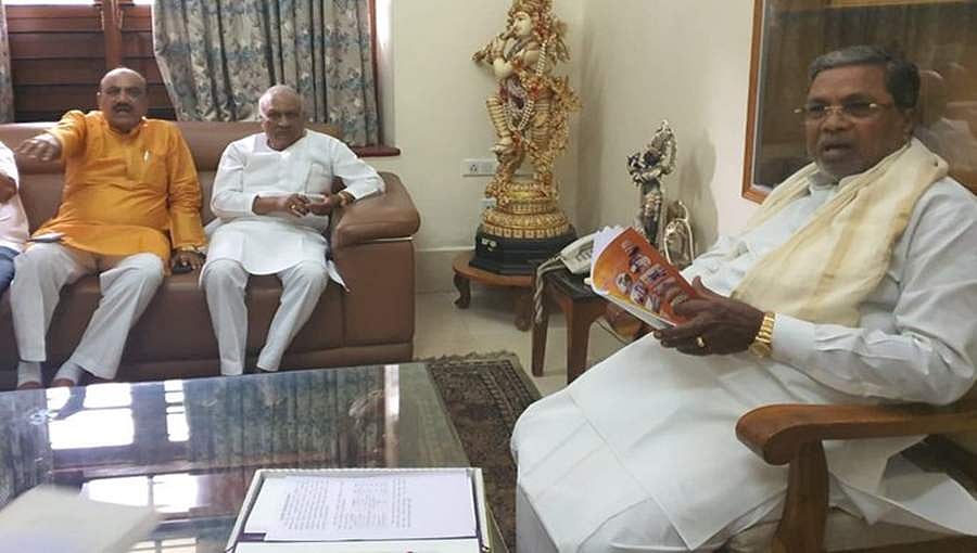 ಉಪ ಚುನಾವಣೆ: ಸಿದ್ದು ಭೇಟಿ ಮಾಡಿದ ಬಿಜೆಪಿ ಮುಖಂಡ ರಾಜು ಕಾಗೆ