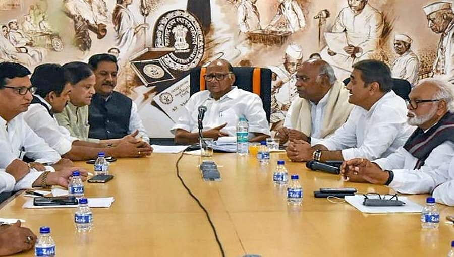'ಮಹಾ' ರಾಜಕೀಯ: ಮುಖ್ಯಮಂತ್ರಿ ಸ್ಥಾನಕ್ಕಾಗಿ ಕೈ, ಎನ್ ಸಿಪಿ, ಶಿವಸೇನಾ ನಾಯಕರ ಸರಣಿ ಮಾತುಕತೆ