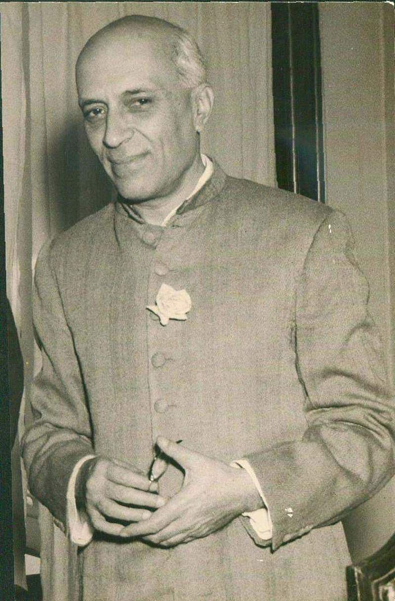 1964ರ ಮೇ 27ರಂದು ಹೃದಯಾಘಾತದಿಂದ ಜವಹರಲಾಲ್ ನೆಹರೂ ಮೃತಪಟ್ಟರು.
