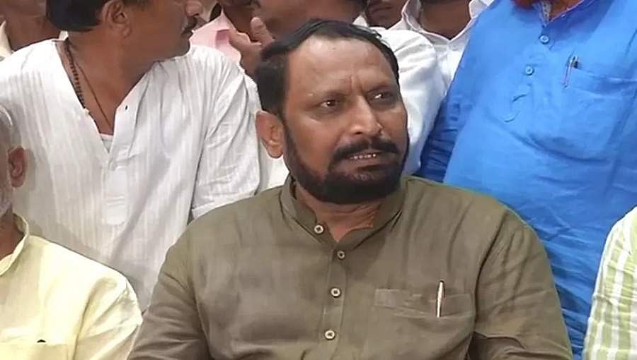 ಉಪಚುನಾವಣೆ ನಂತರ ಡಿಸಿಎಂ ಲಕ್ಷ್ಮಣ ಸವದಿ ರಾಜಕೀಯ ಭವಿಷ್ಯ ಡೋಲಾಯಮಾನ!