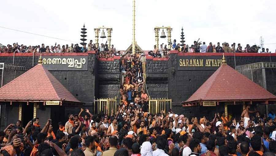 ವಿಸ್ತೃತ ಪೀಠಕ್ಕೆ ಶಬರಿಮಲೆ ಪುನರ್ ಪರಿಶೀಲನಾ ಅರ್ಜಿ