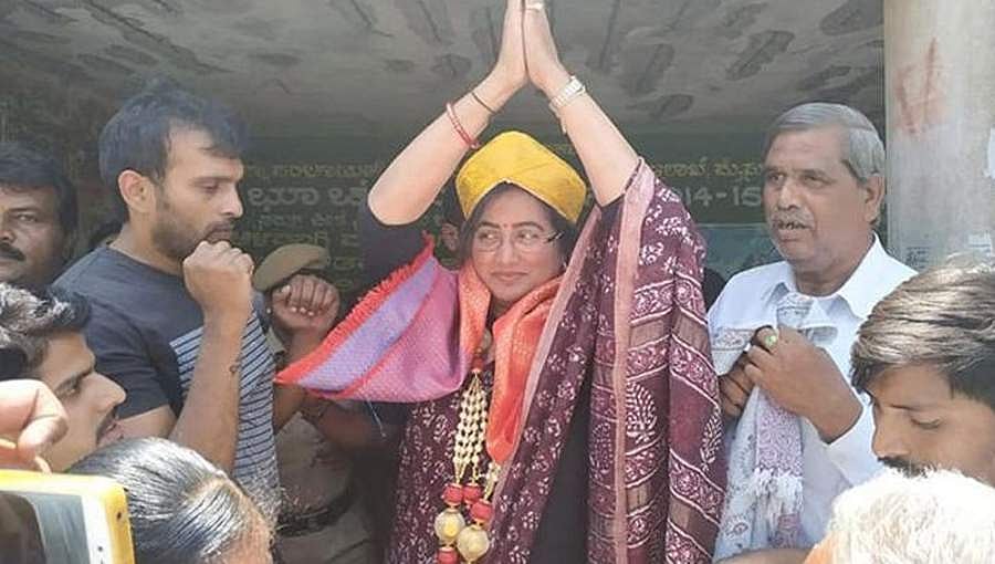 ಉಪ ಚುನಾವಣೆಯಲ್ಲಿ ತಟಸ್ಥವಾಗಿರುವ ಧೋರಣೆ: ಸುಮಲತಾ