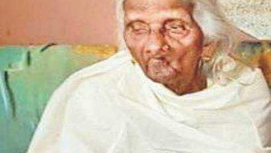 ನಾಲ್ಕನೇ ತರಗತಿ ಪರೀಕ್ಷೆ ಬರೆಯುತ್ತಿರುವ 103 ವರ್ಷದ ಅಜ್ಜಿ!