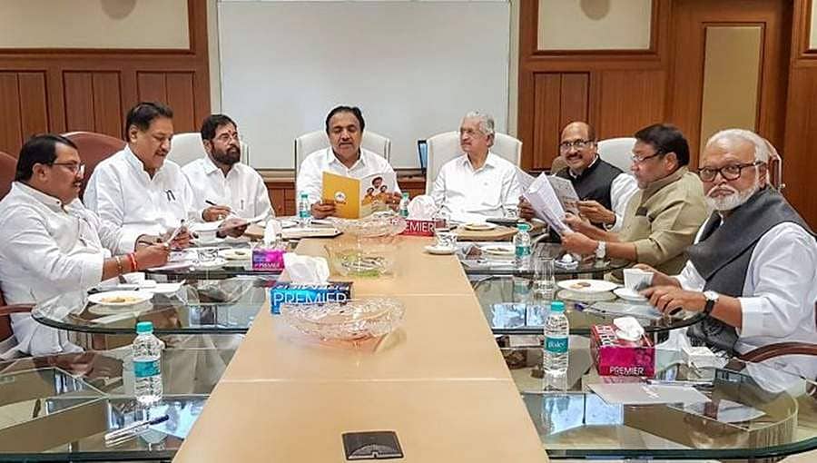 ಮಹಾರಾಷ್ಟ್ರ: ಸೇನಾ, ಕಾಂಗ್ರೆಸ್, ಎನ್ ಸಿಪಿ ಮೈತ್ರಿ ವಿರುದ್ಧ ಸುಪ್ರೀಂನಲ್ಲಿ ಅರ್ಜಿ