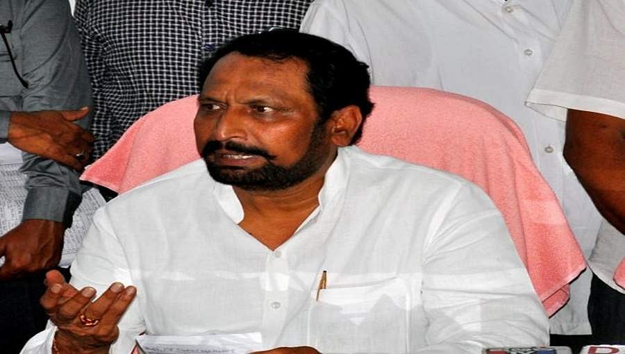ಮಹಾರಾಷ್ಟ್ರದ ನೂತನ ಮೈತ್ರಿಕೂಟ ಸರ್ಕಾರಕ್ಕೆ ಡಿಸಿಎಂ ಸವದಿ ಅಭಿನಂದನೆ