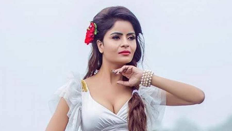 ಶೂಟಿಂಗ್ ವೇಳೆ ಕುಸಿದು ಬಿದ್ದ 'ಗಂದಿ ಬಾತ್' ನಟಿ!