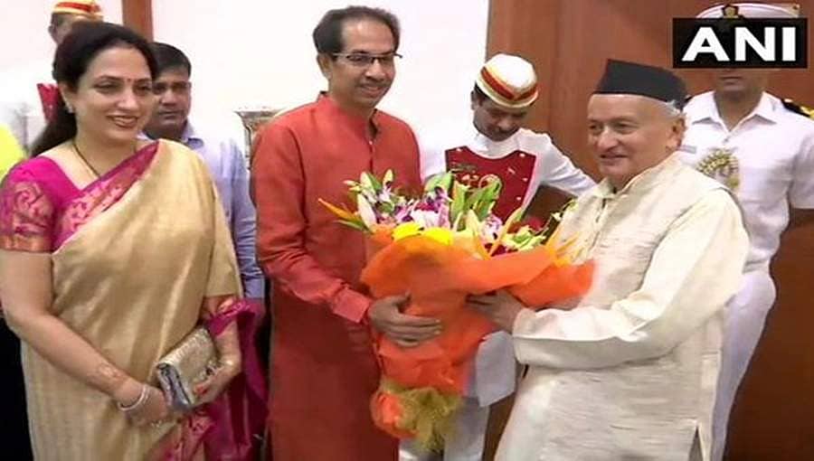 ರಾಜ್ಯಪಾಲರನ್ನು ಭೇಟಿ ಮಾಡಿದ ಉದ್ಧವ್ ಠಾಕ್ರೆ: ನಾಳೆ ಮುಖ್ಯಮಂತ್ರಿಯಾಗಿ ಪದವಿ ಸ್ವೀಕಾರ 