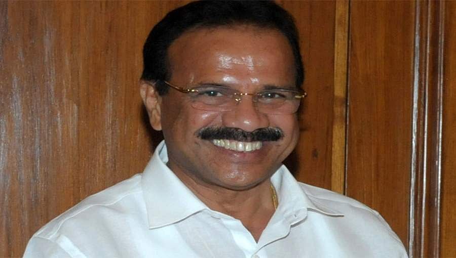 ' ಸತ್ತವರ ಮನೆಯಲ್ಲೂ ಸದಾನಂದ ಗೌಡ ನಗುತ್ತಾರೆ : ಬಟ್ಟೆ ಕದ್ದು ಸಿಕ್ಕಿಹಾಕಿಕೊಂಡಿದ್ರು ಸೋಮಣ್ಣ'