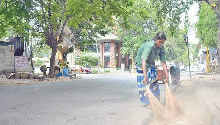 9 ಗ್ರಾಮಗಳಿಗೆ ಒಬ್ಬನೇ ಪೌರಕಾರ್ಮಿಕ: ವೇತನ ನೀಡುವಲ್ಲಿ ಅಧಿಕಾರಿಗಳ ನಿರ್ಲಕ್ಷ್ಯ